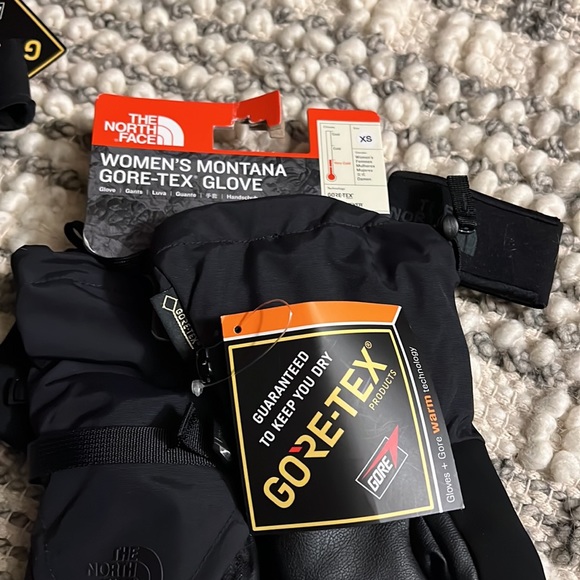 Brand new with tag the north face Gore-Tex gloves - Picture 6 of 6